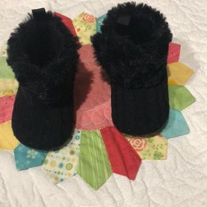 Black crib boots 0 to 3 months